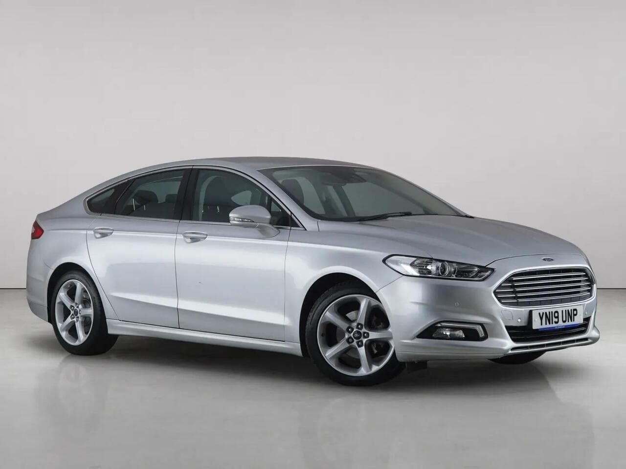 Ford Mondeo - Ford Mondeo 2.0 TDCi Titanium Edition Powershift Euro 6 (s/s) 5dr