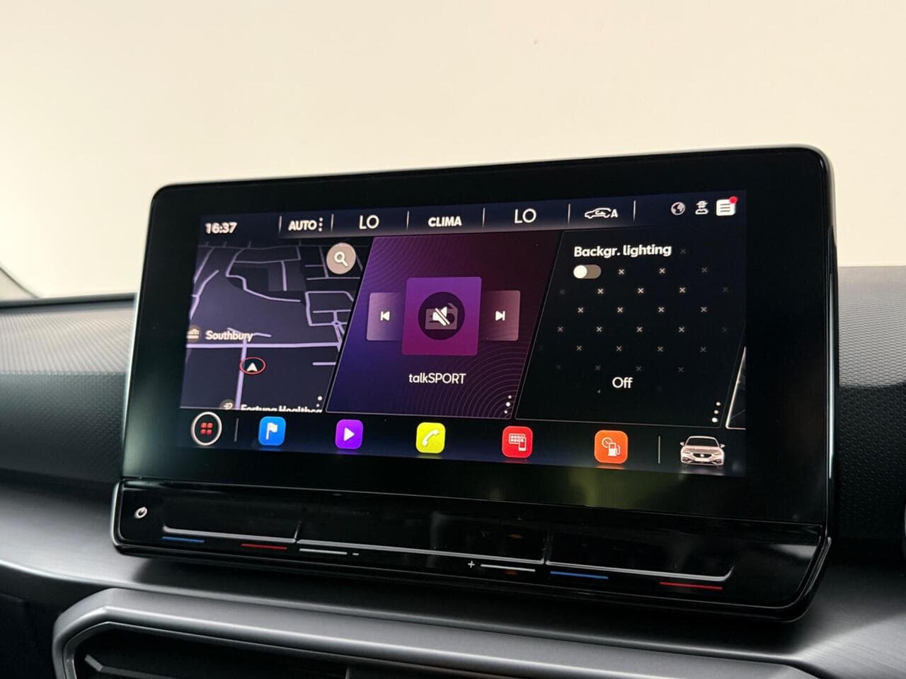 SEAT Leon thumbnail Infotainment System