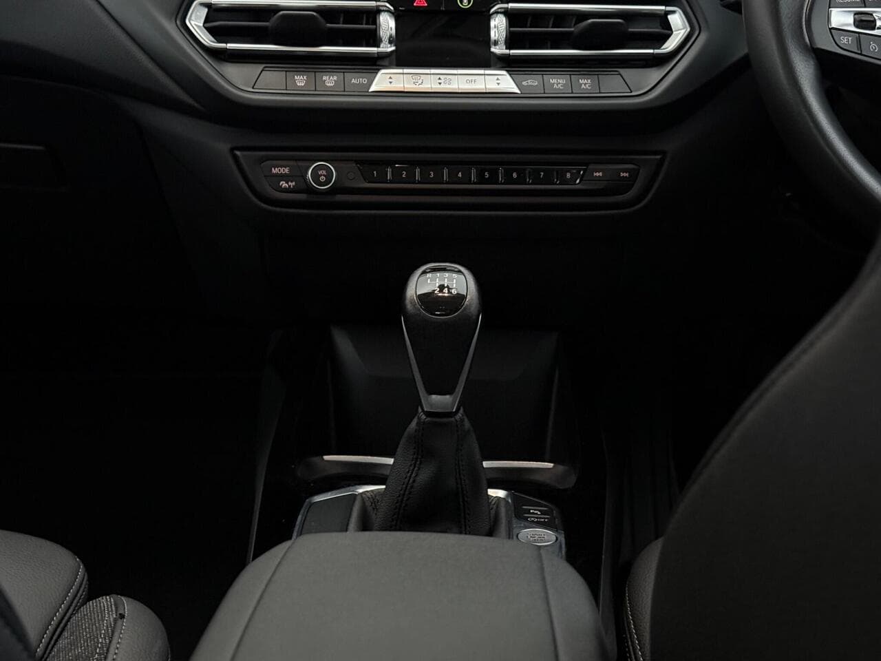 BMW 1 Series thumbnail Interior Front