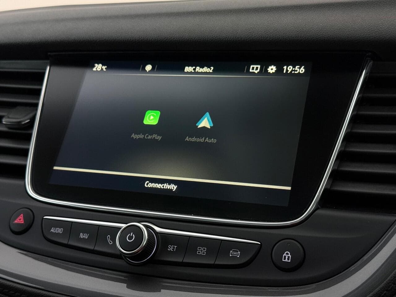 Vauxhall Grandland X thumbnail Infotainment System