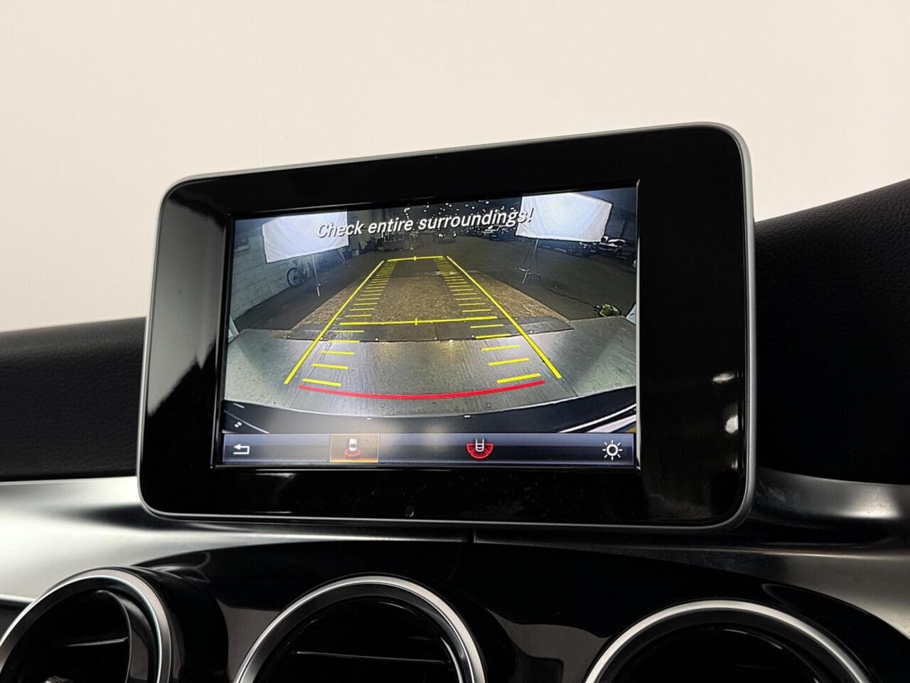 Mercedes-Benz C Class thumbnail Infotainment System