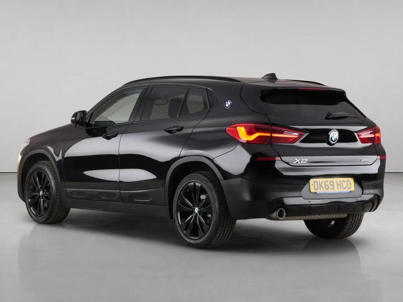 BMW X2 thumbnail Rear Left
