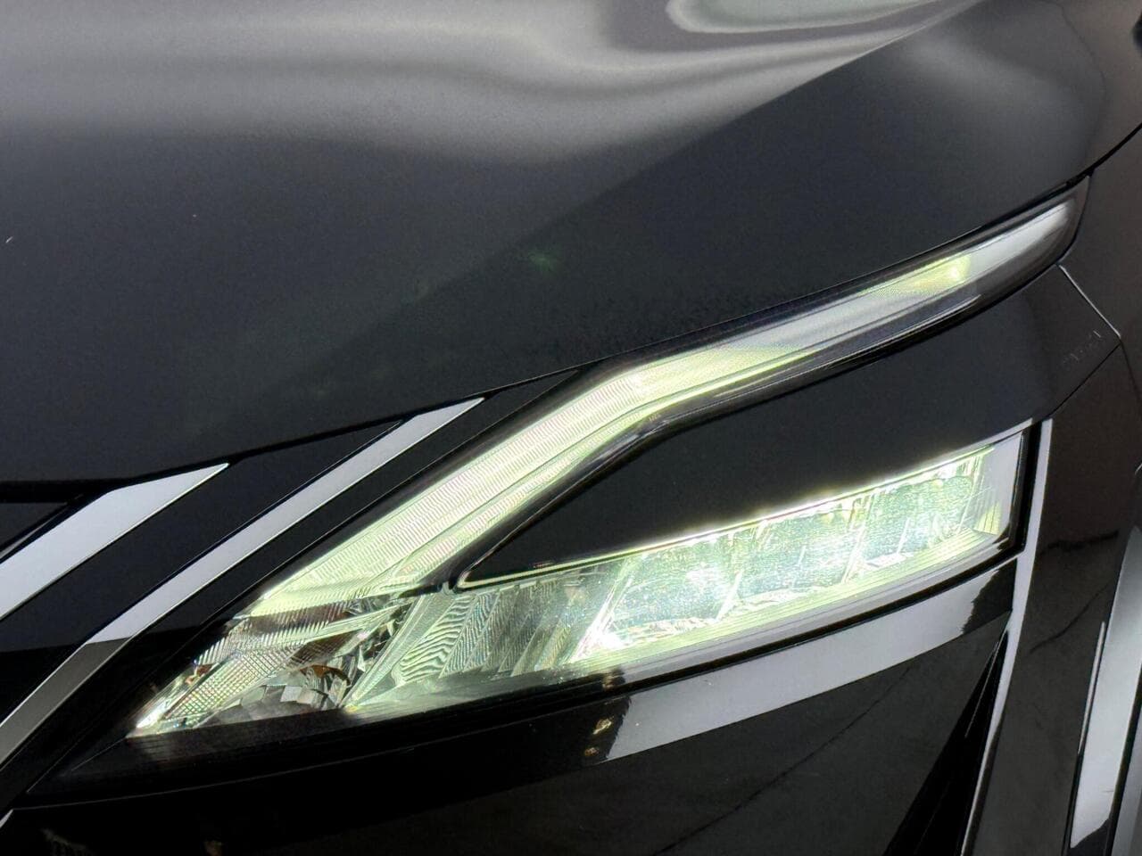 Nissan Qashqai thumbnail Lights Front