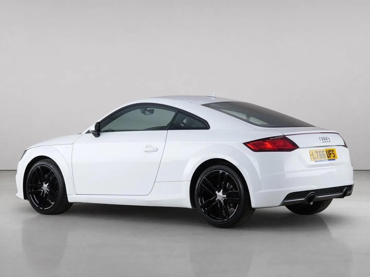 Audi TT thumbnail Rear Left