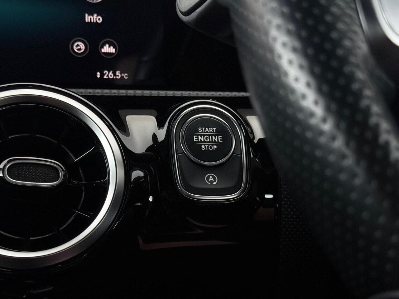 Mercedes-Benz CLA thumbnail Misc Controls