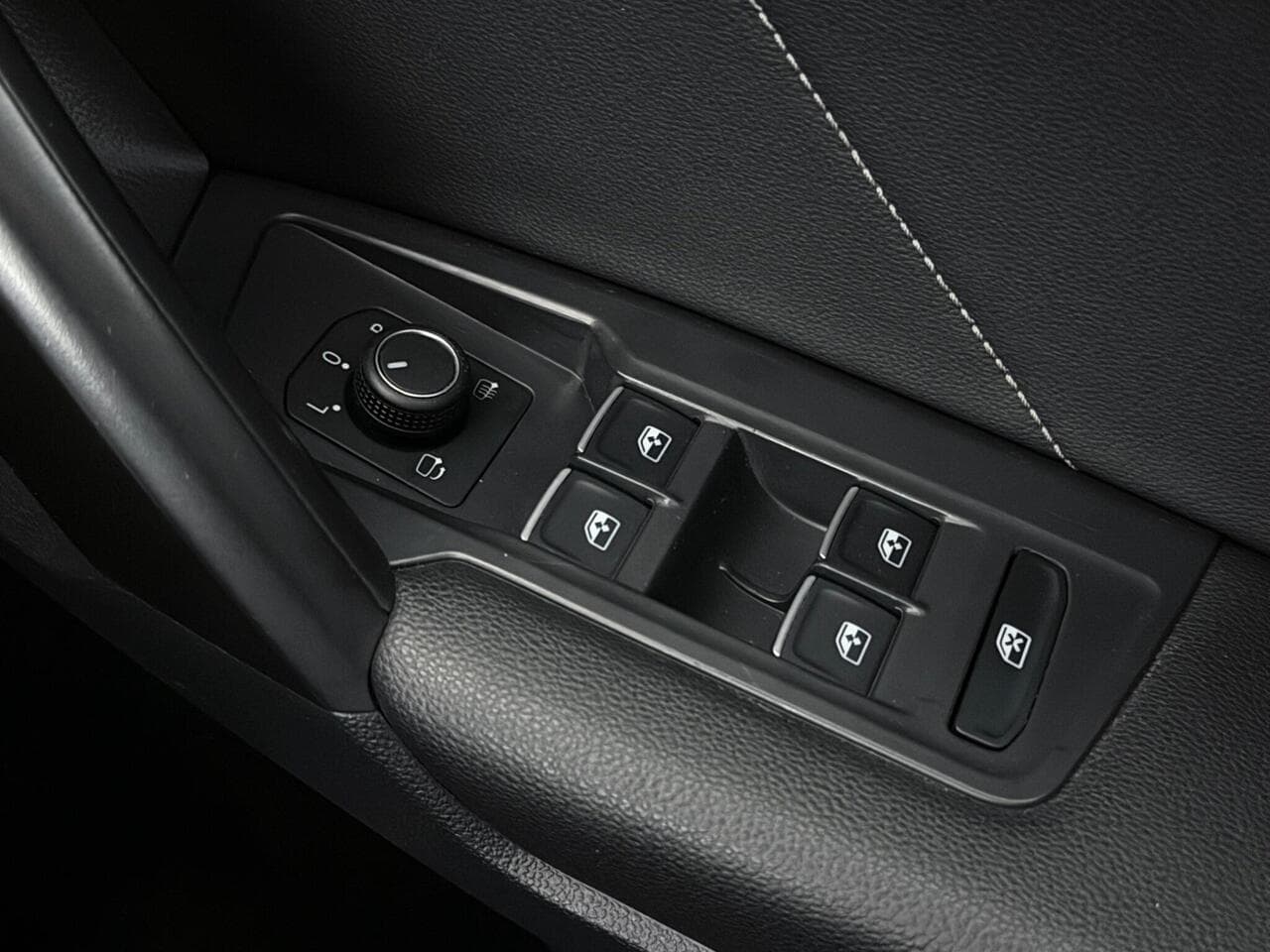 Volkswagen Tiguan Allspace thumbnail Misc Controls