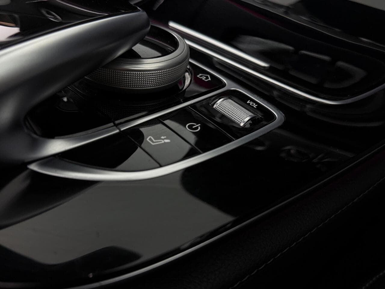 Mercedes-Benz E Class thumbnail Inconclusive