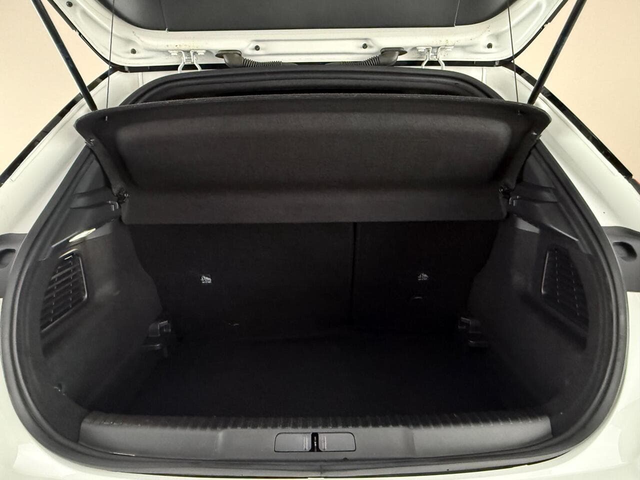Vauxhall Mokka thumbnail Boot