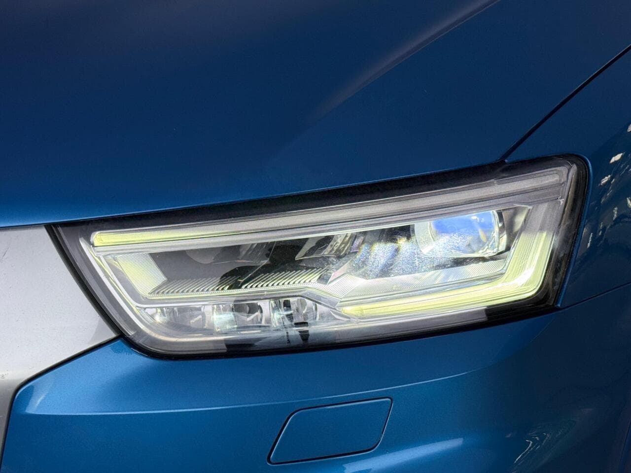Audi Q3 thumbnail Lights Front