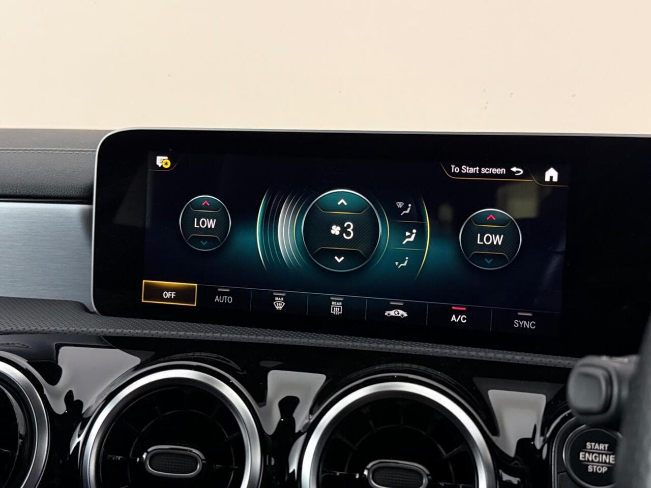 Mercedes-Benz CLA thumbnail Infotainment System
