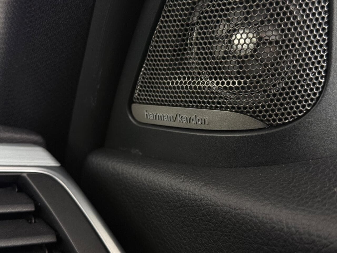 BMW 3 Series thumbnail Misc Controls