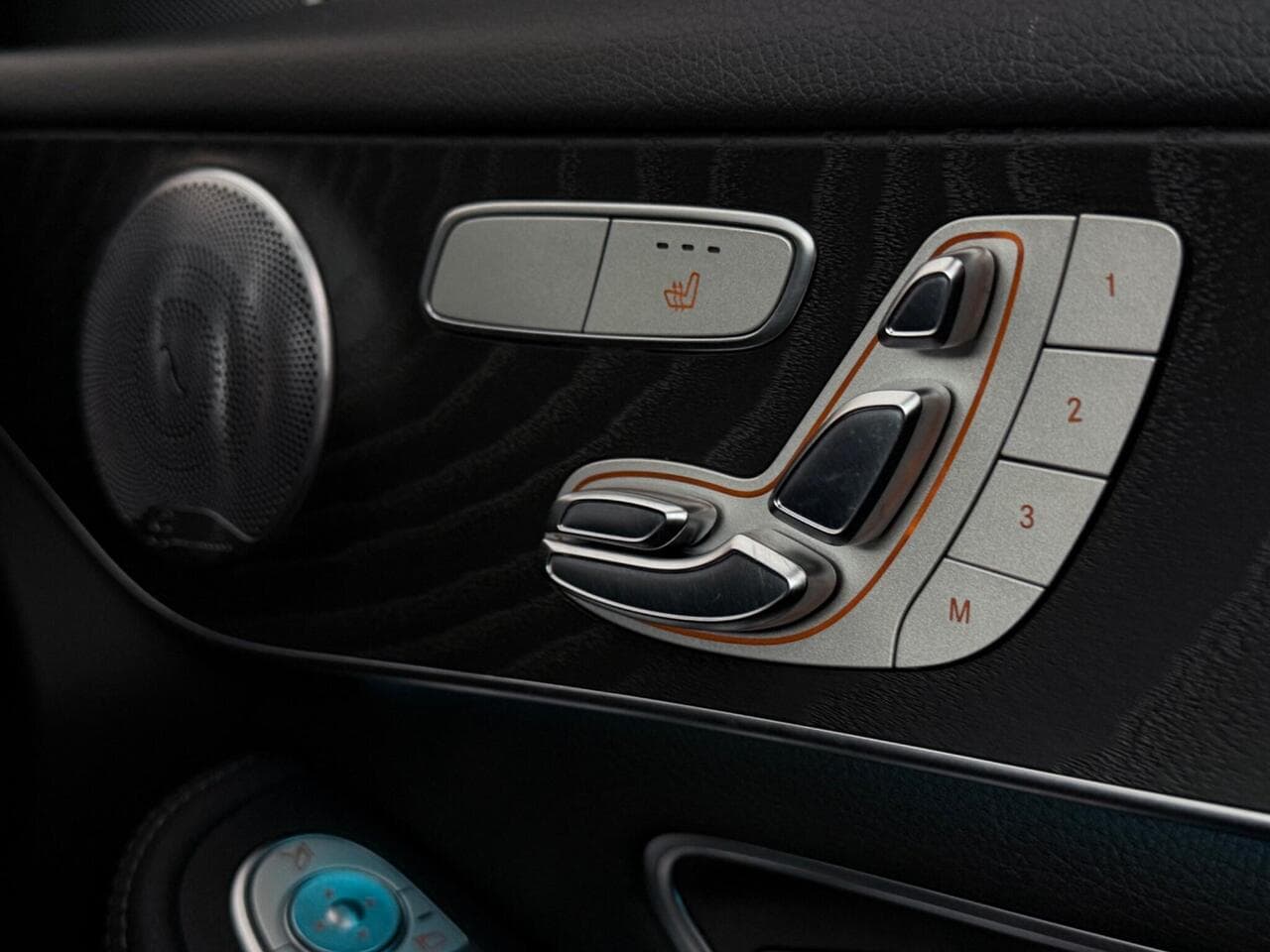 Mercedes-Benz GLC thumbnail Misc Controls