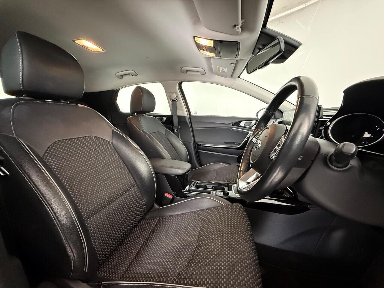 Kia XCeed thumbnail Seat Driver