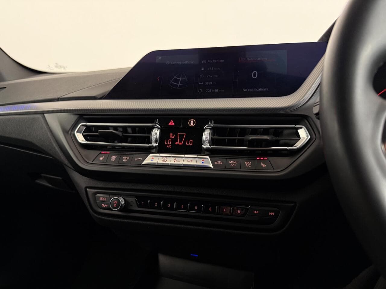 BMW 1 Series thumbnail Interior Front