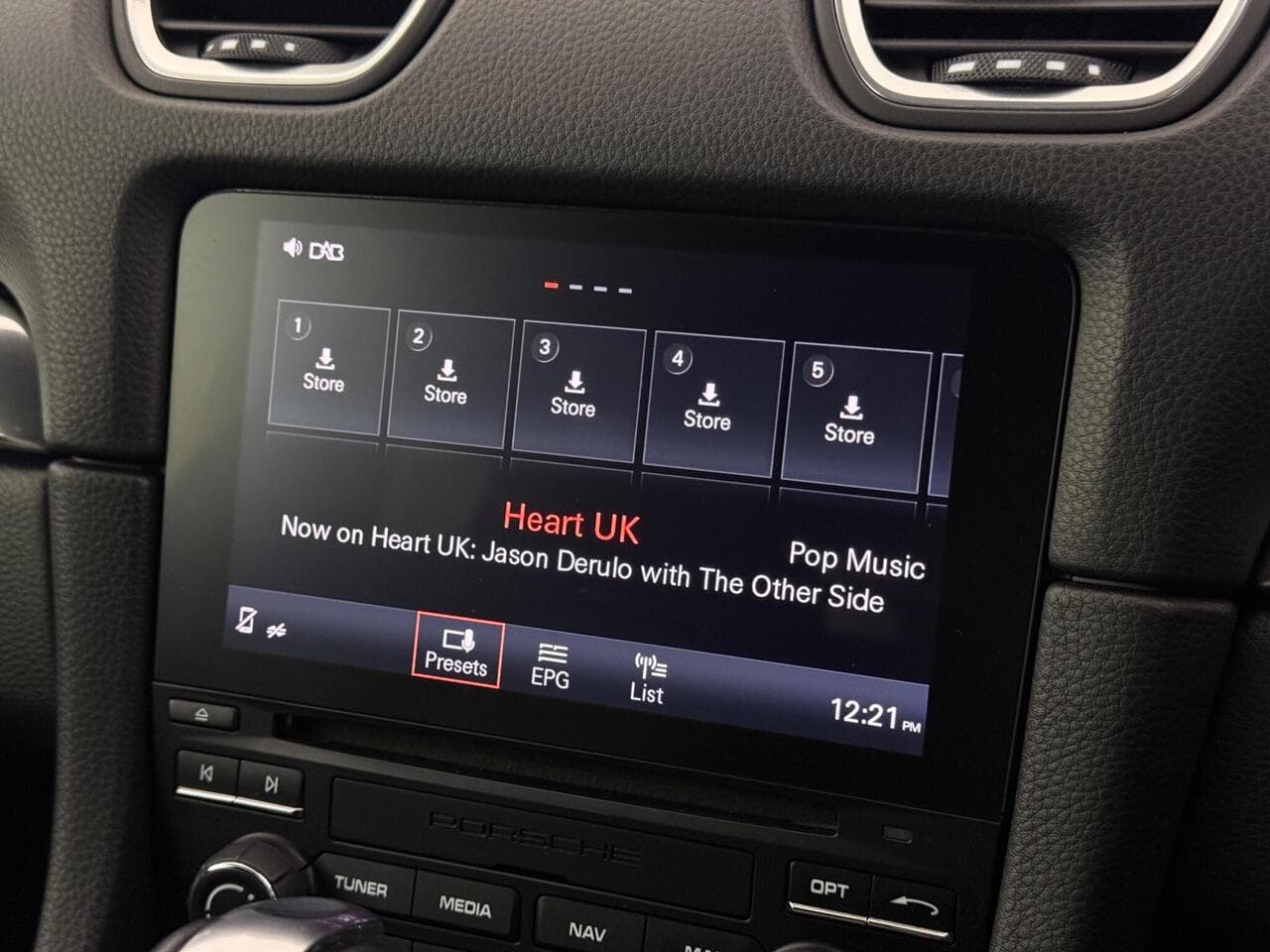 Porsche 718 Cayman thumbnail Infotainment System