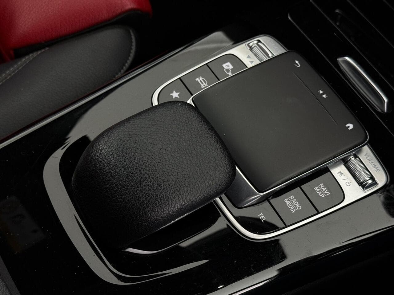 Mercedes-Benz CLA thumbnail Misc Controls
