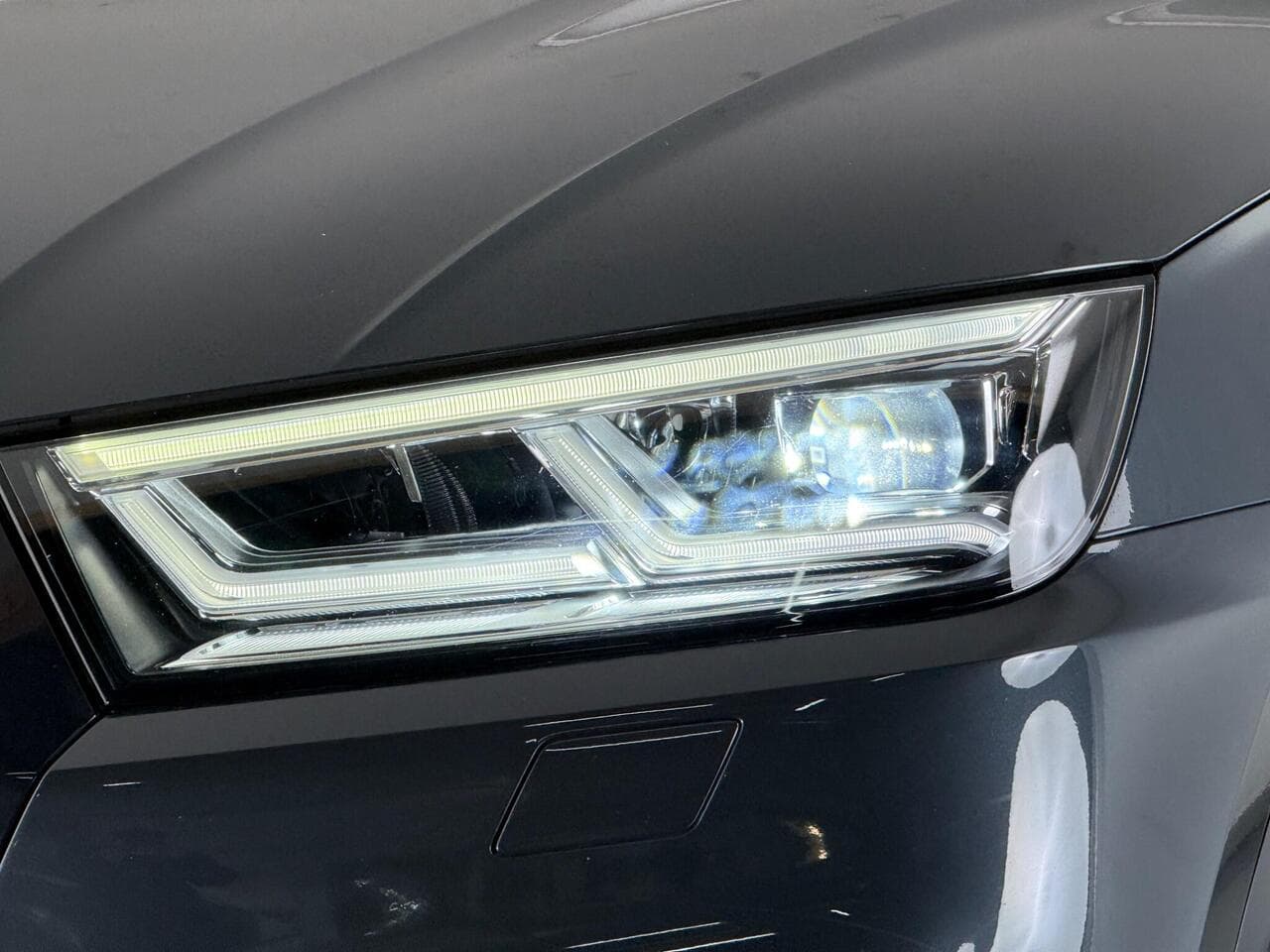 Audi Q5 thumbnail Misc Controls