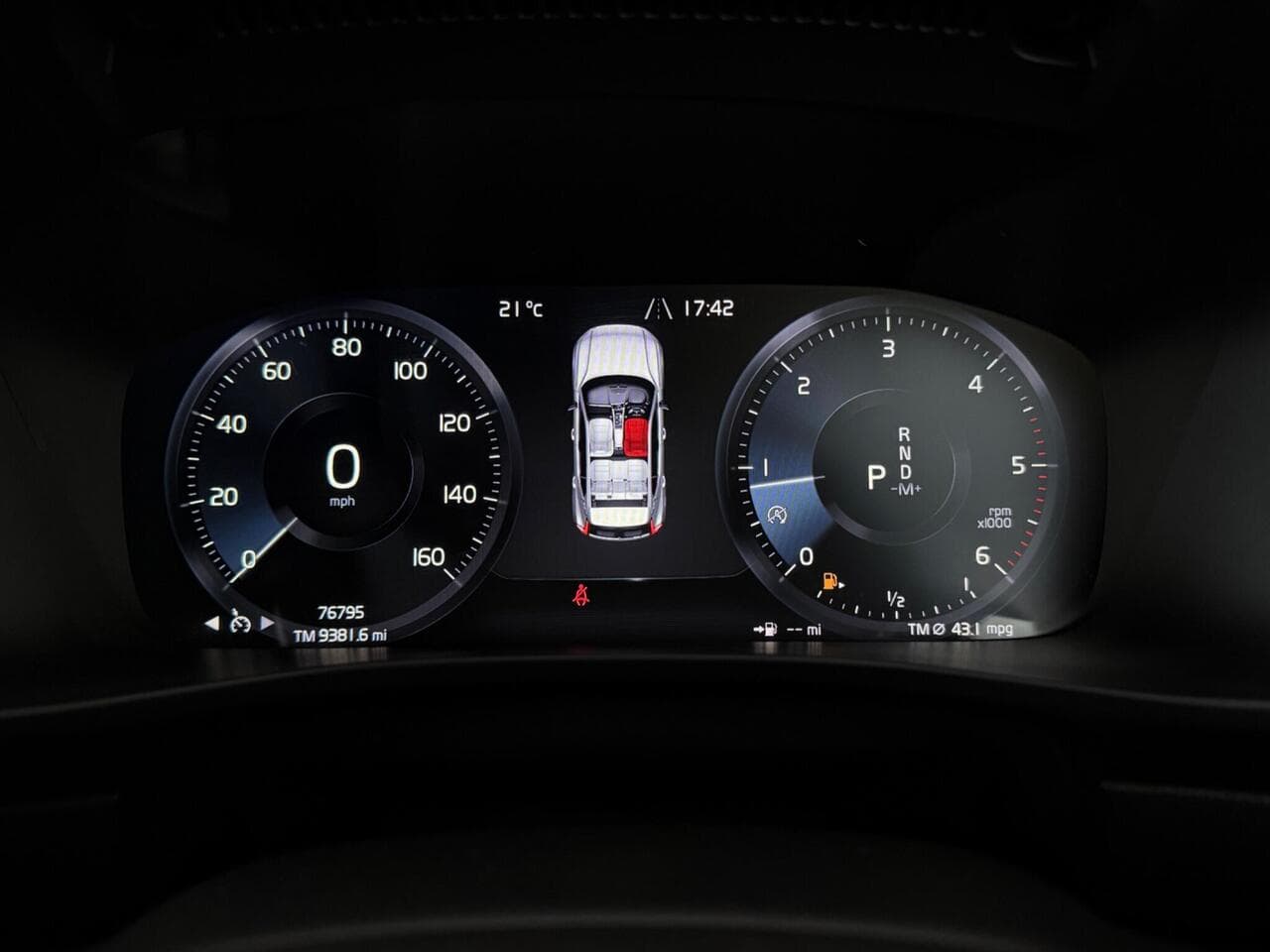 Volvo XC40 thumbnail Driver Instruments