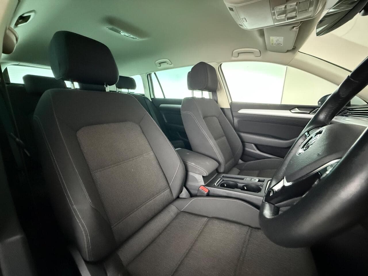 Volkswagen Passat thumbnail Seat Driver