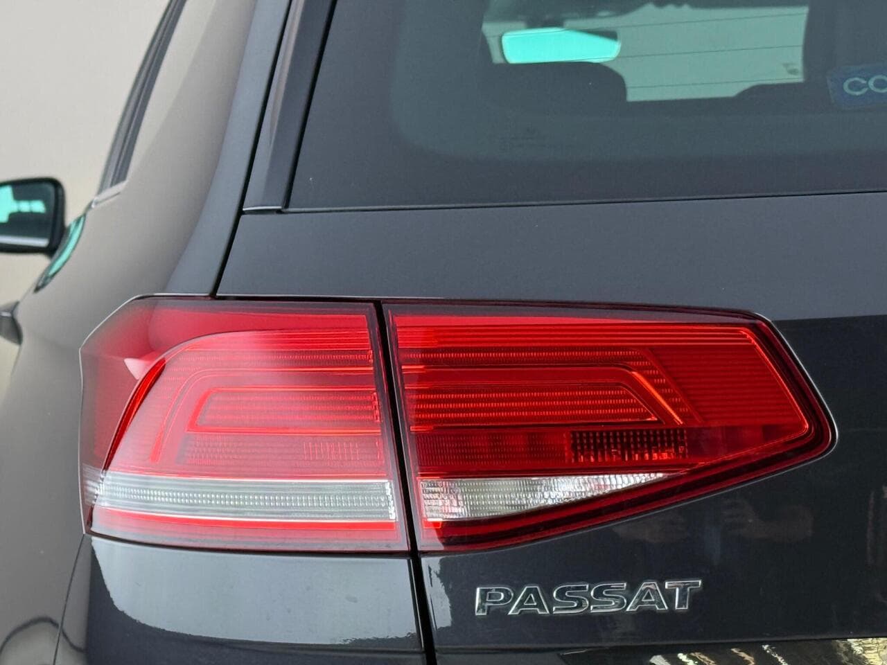 Volkswagen Passat thumbnail Lights Rear