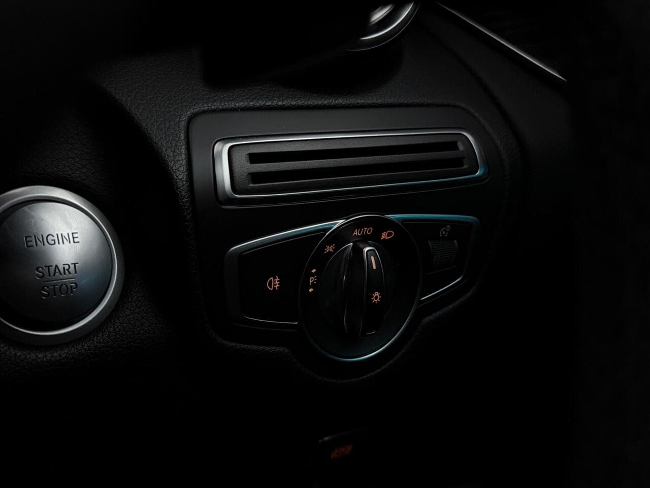 Mercedes-Benz GLC thumbnail Misc Controls