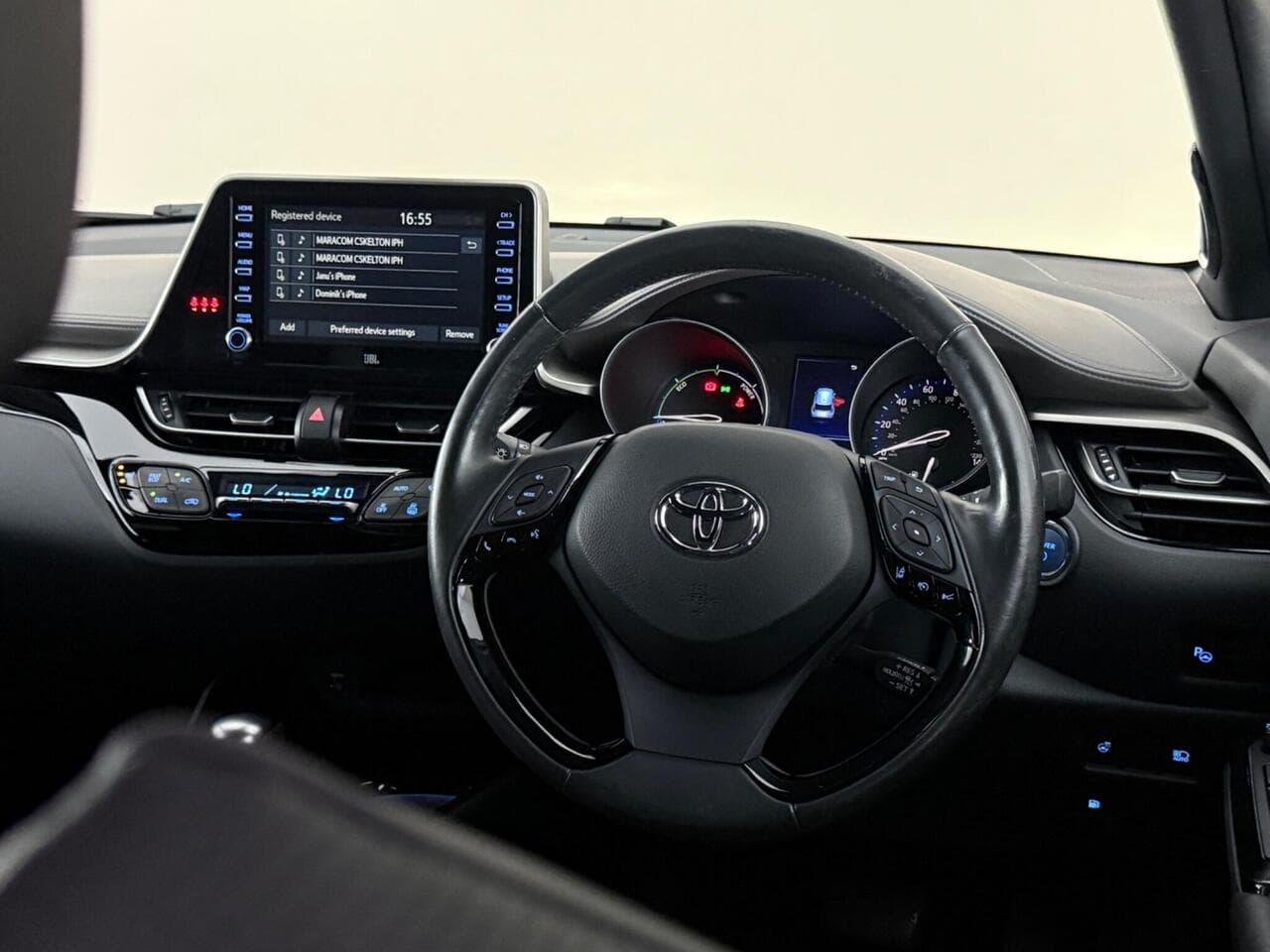 Toyota C-HR thumbnail Steering Wheel