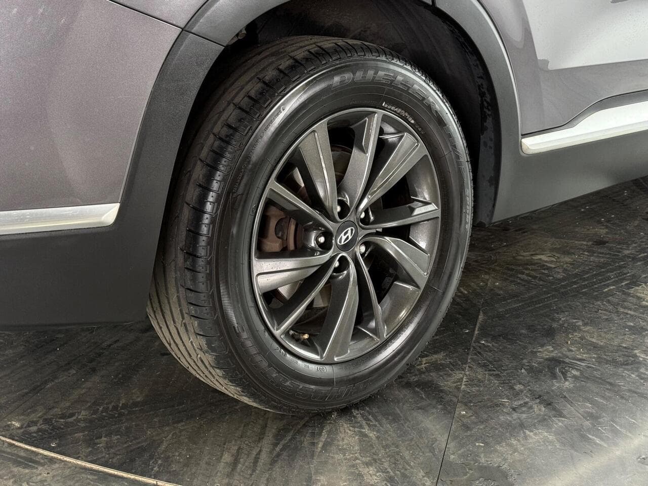Hyundai Santa Fe thumbnail Wheel