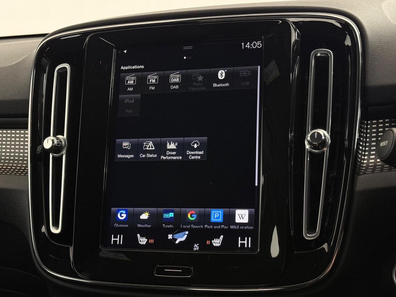 Volvo XC40 thumbnail Infotainment System