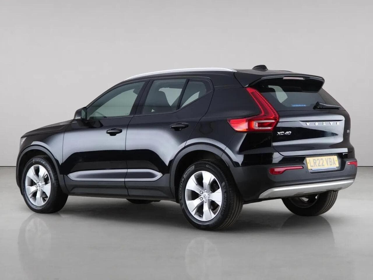 Volvo XC40 thumbnail Rear Left