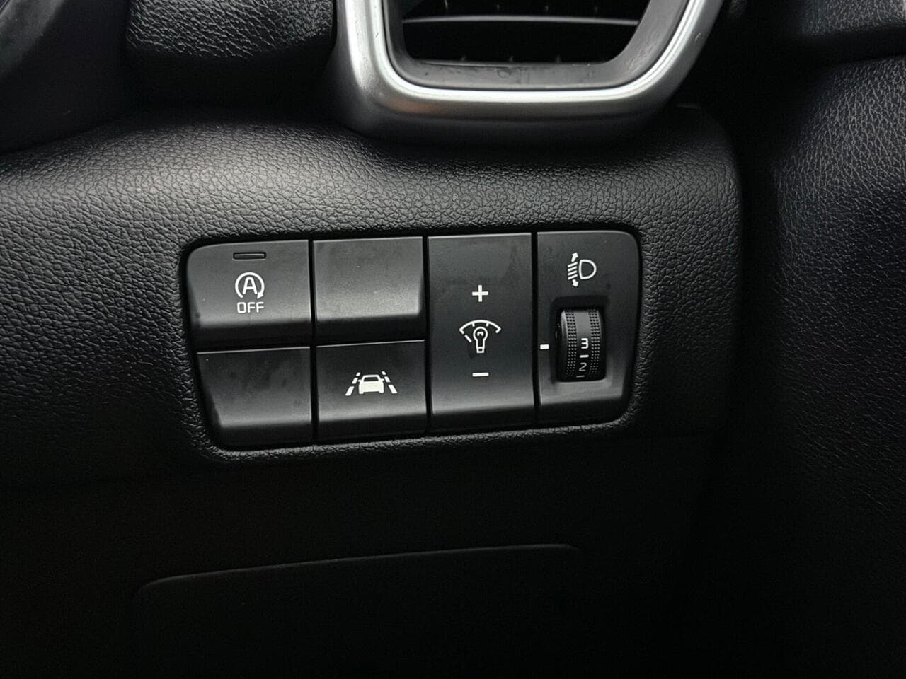 Kia Sportage thumbnail Misc Controls