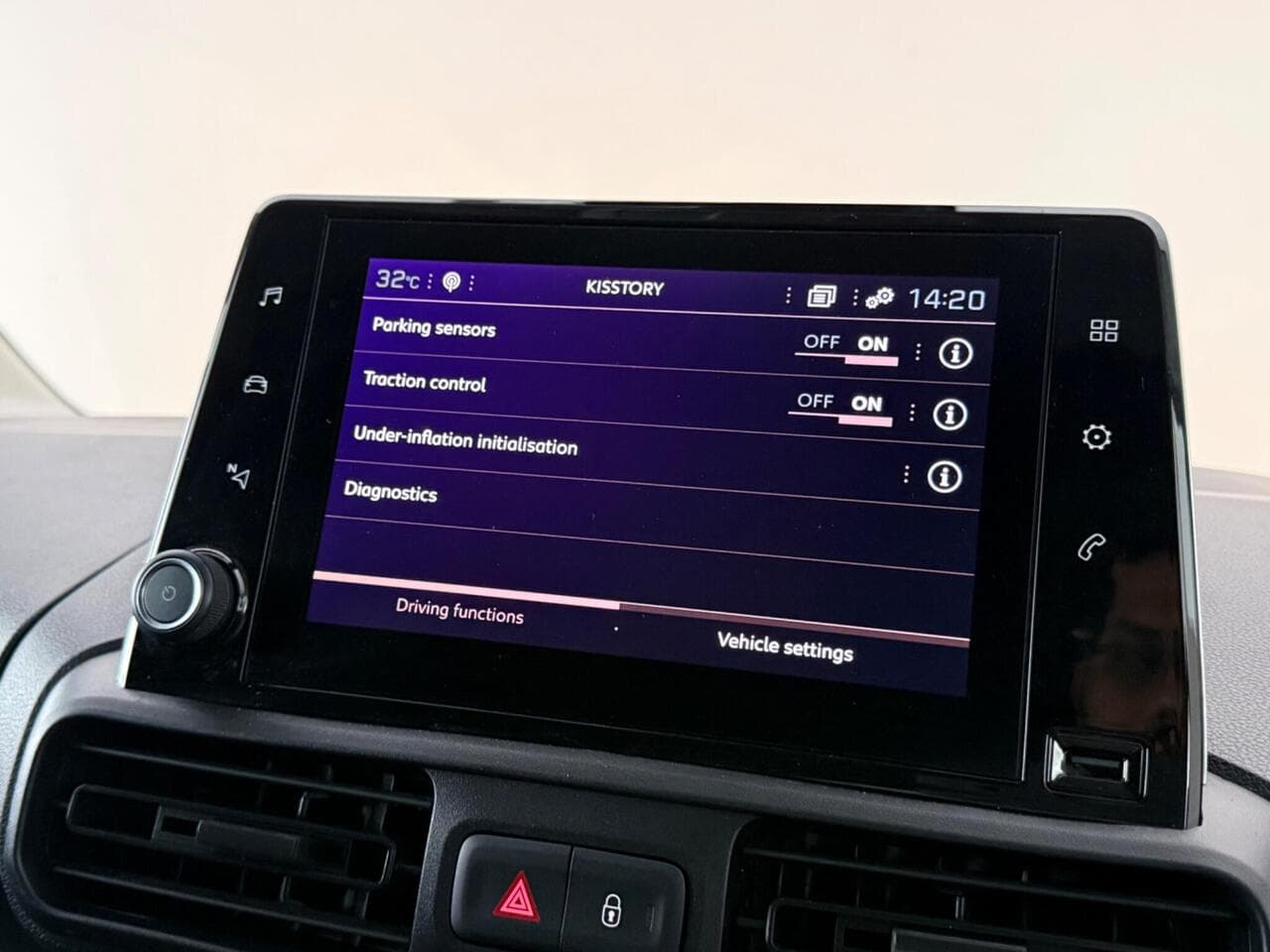 Peugeot Partner thumbnail Infotainment System