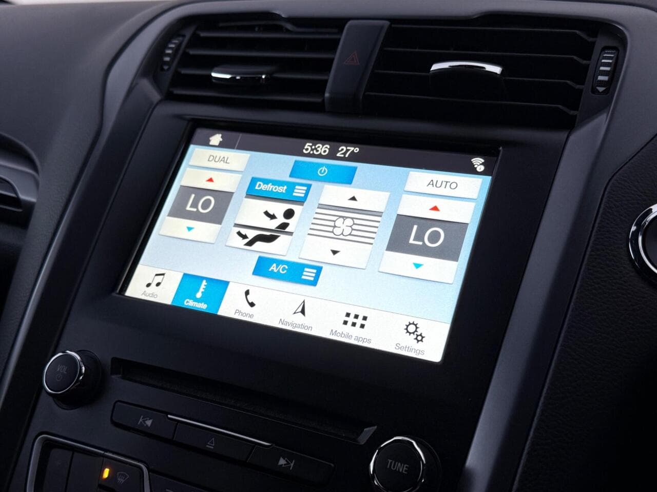 Ford Mondeo thumbnail Infotainment System