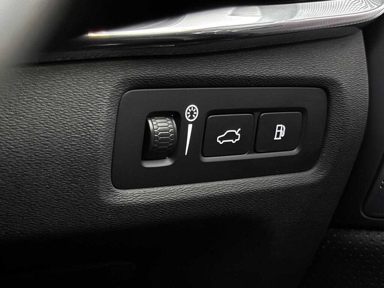 Volvo S90 thumbnail Misc Controls