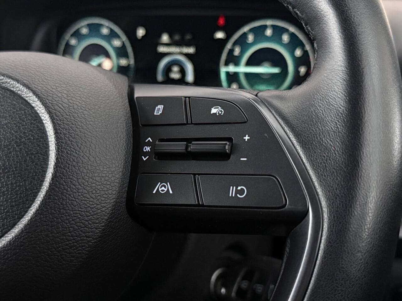 Hyundai BAYON thumbnail Misc Controls