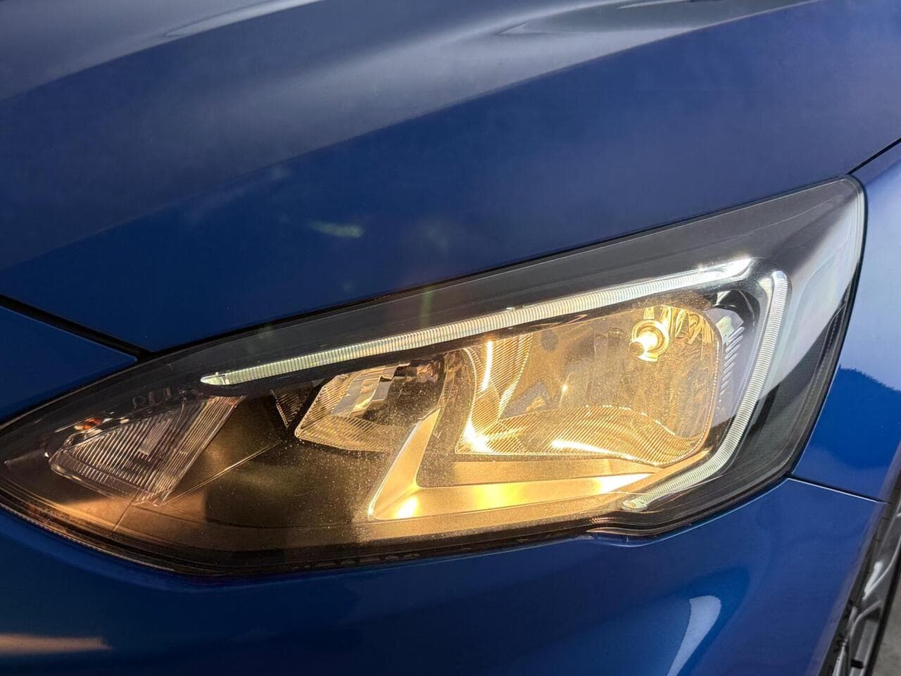 Ford Focus thumbnail Lights Front