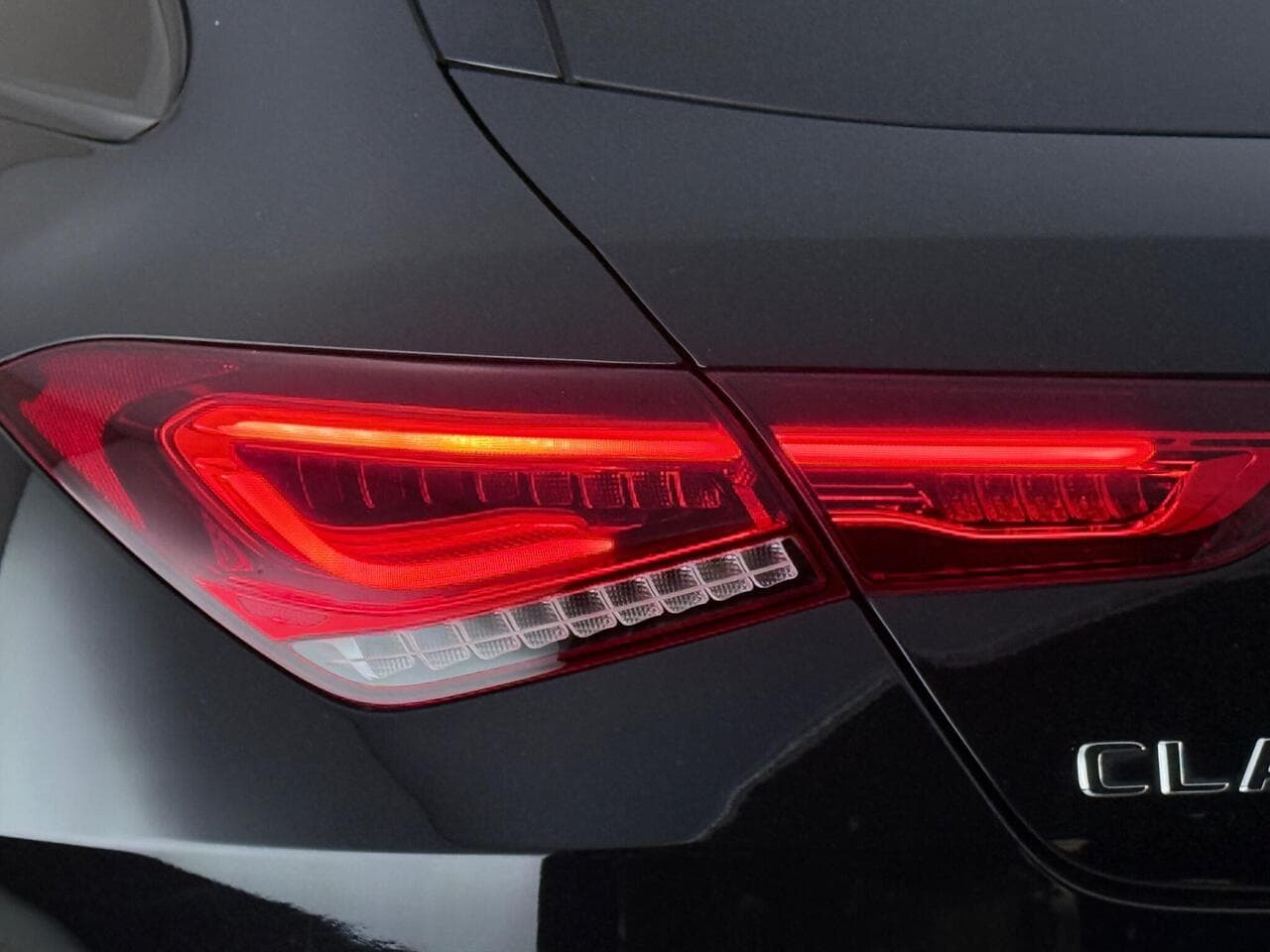Mercedes-Benz CLA thumbnail Lights Rear