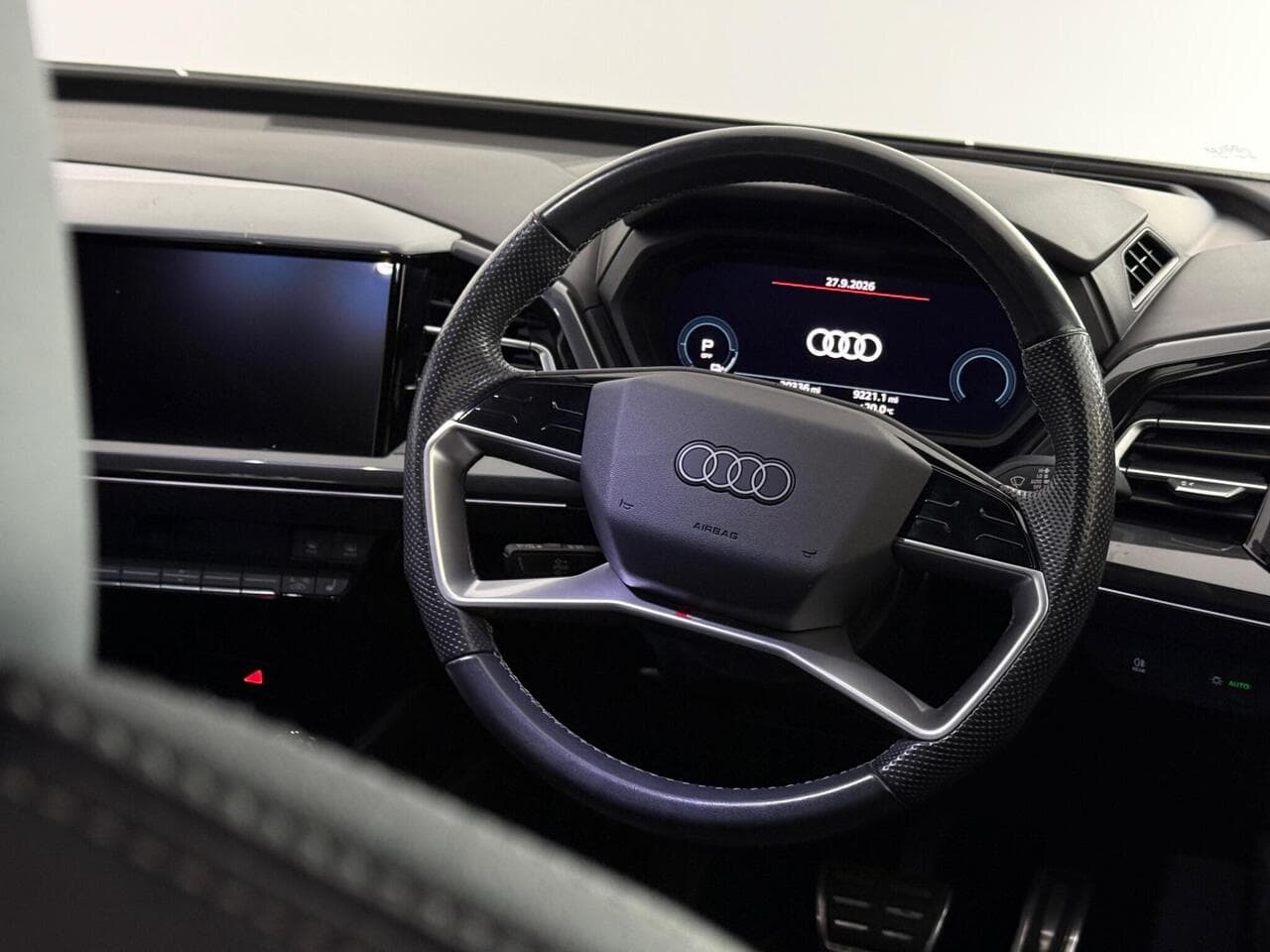Audi Q4 e-tron thumbnail Steering Wheel