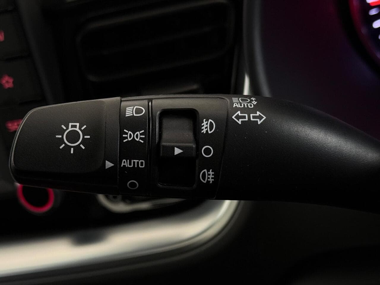 Kia Stonic thumbnail Misc Controls