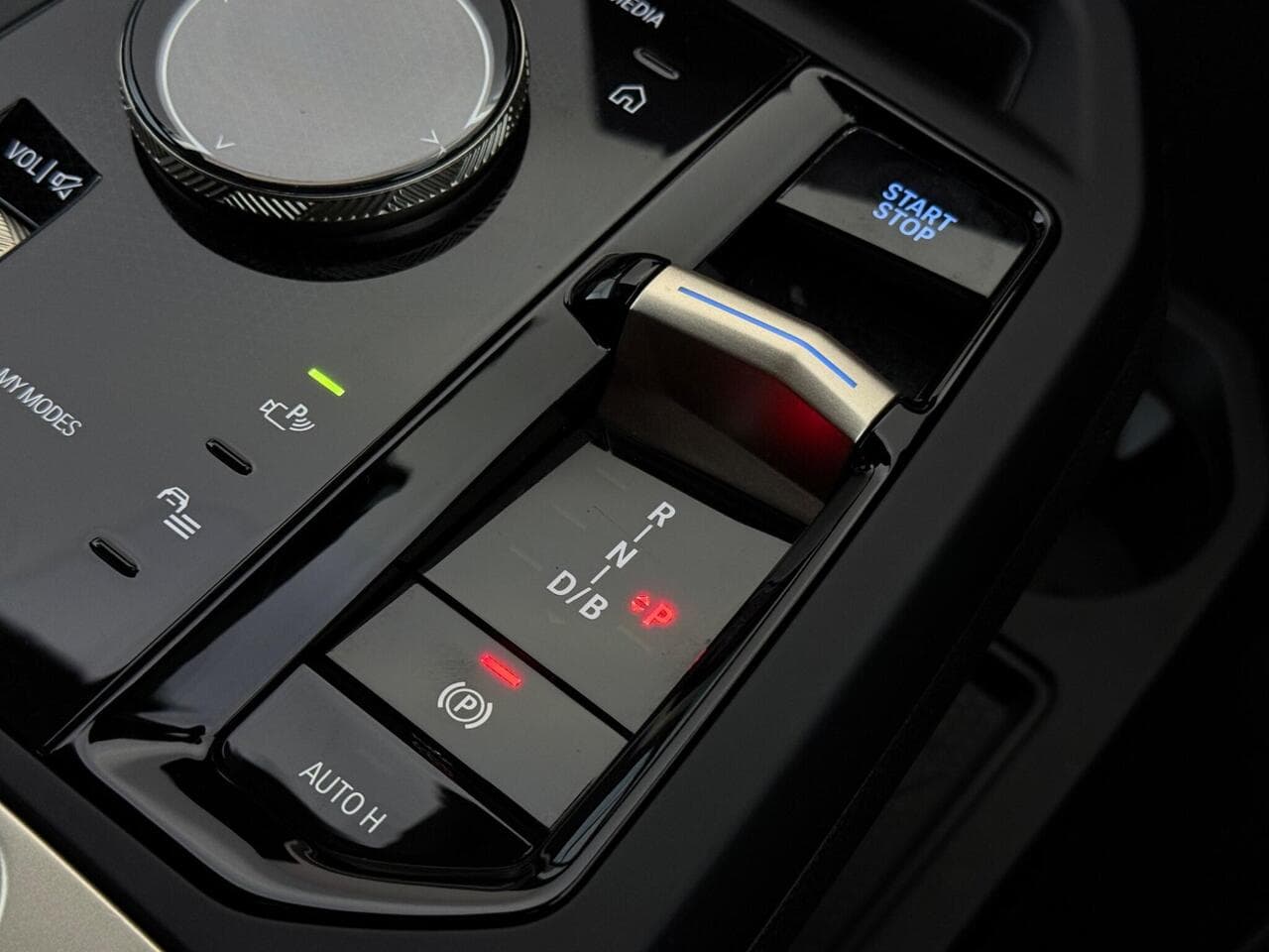 BMW iX thumbnail Misc Controls