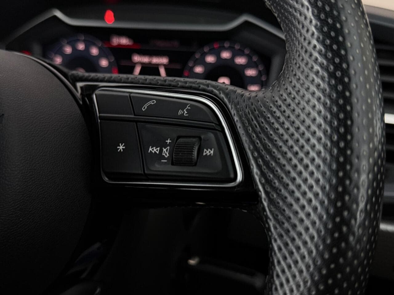 Audi A1 thumbnail Misc Controls