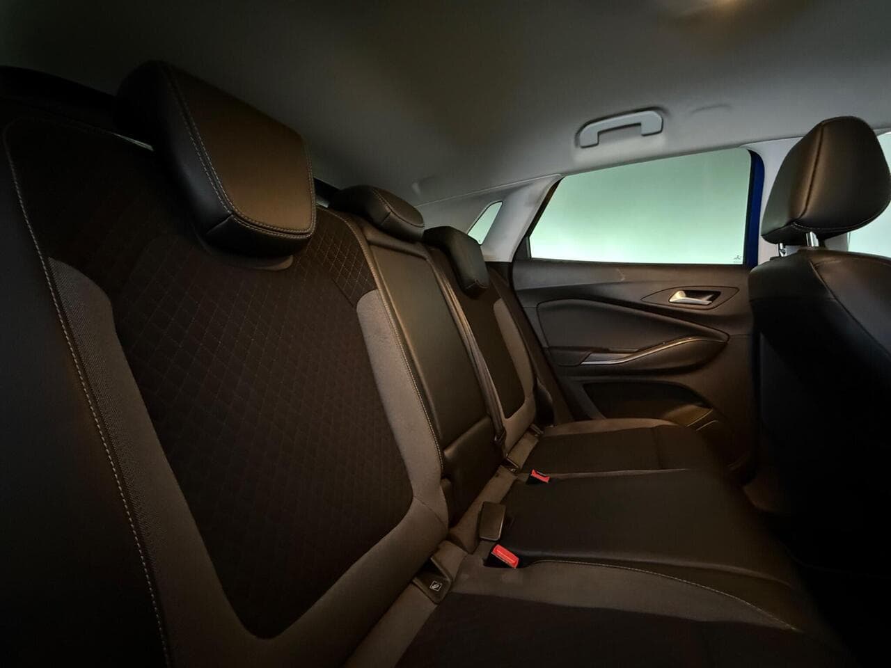 Vauxhall Grandland X thumbnail Seats Rear