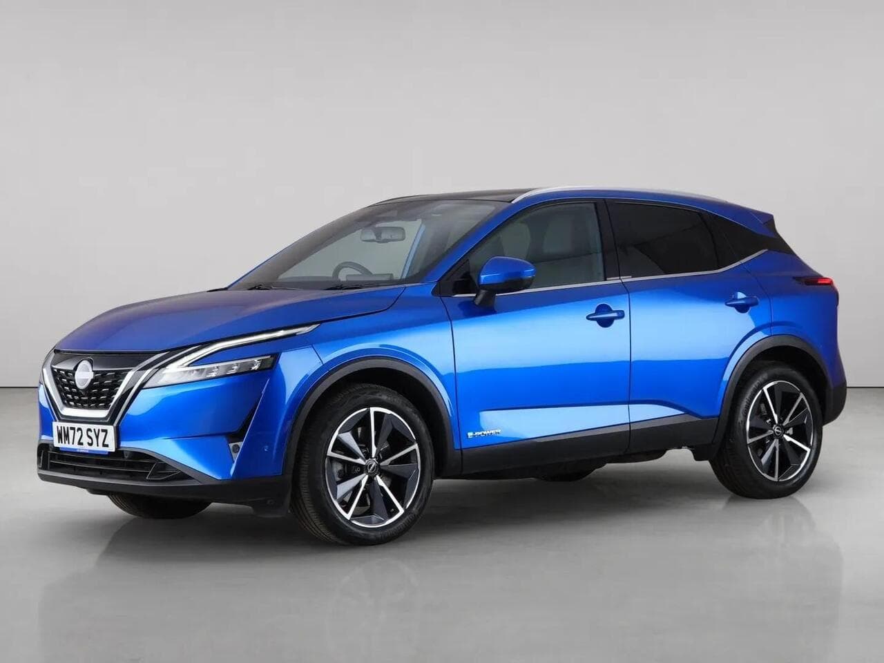Nissan Qashqai thumbnail Front Left