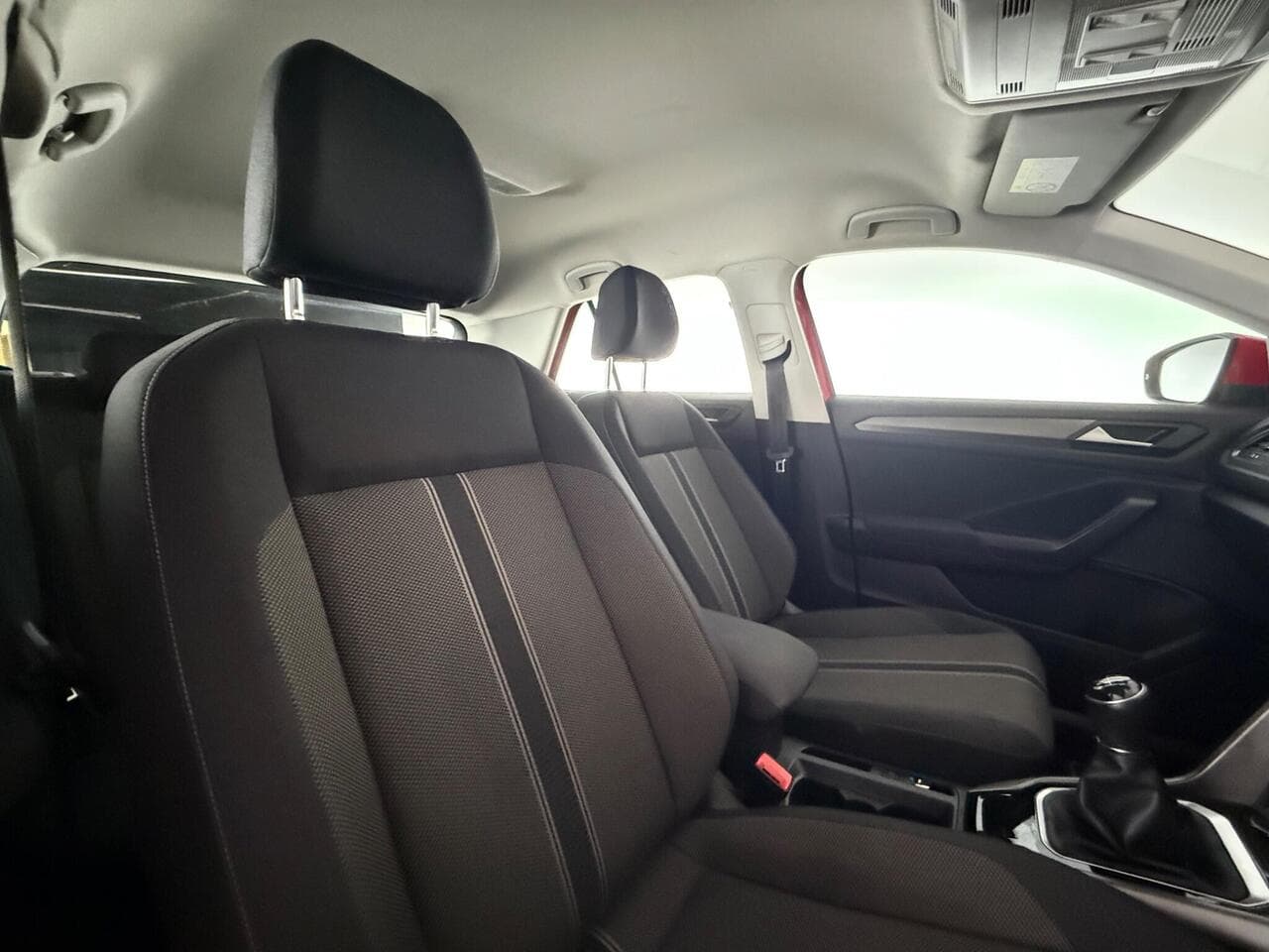 Volkswagen T-Roc thumbnail Seat Driver