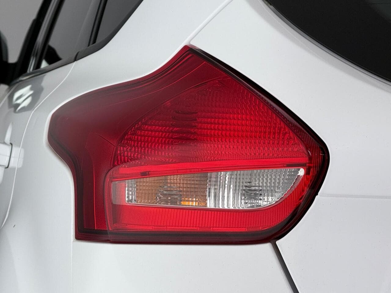 Ford Focus thumbnail Lights Rear