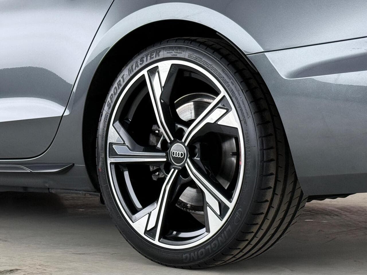 Audi A4 Avant thumbnail Wheel