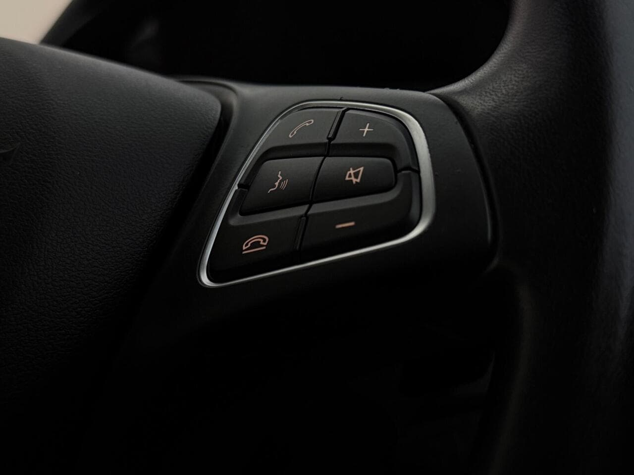 Mercedes-Benz C Class thumbnail Misc Controls