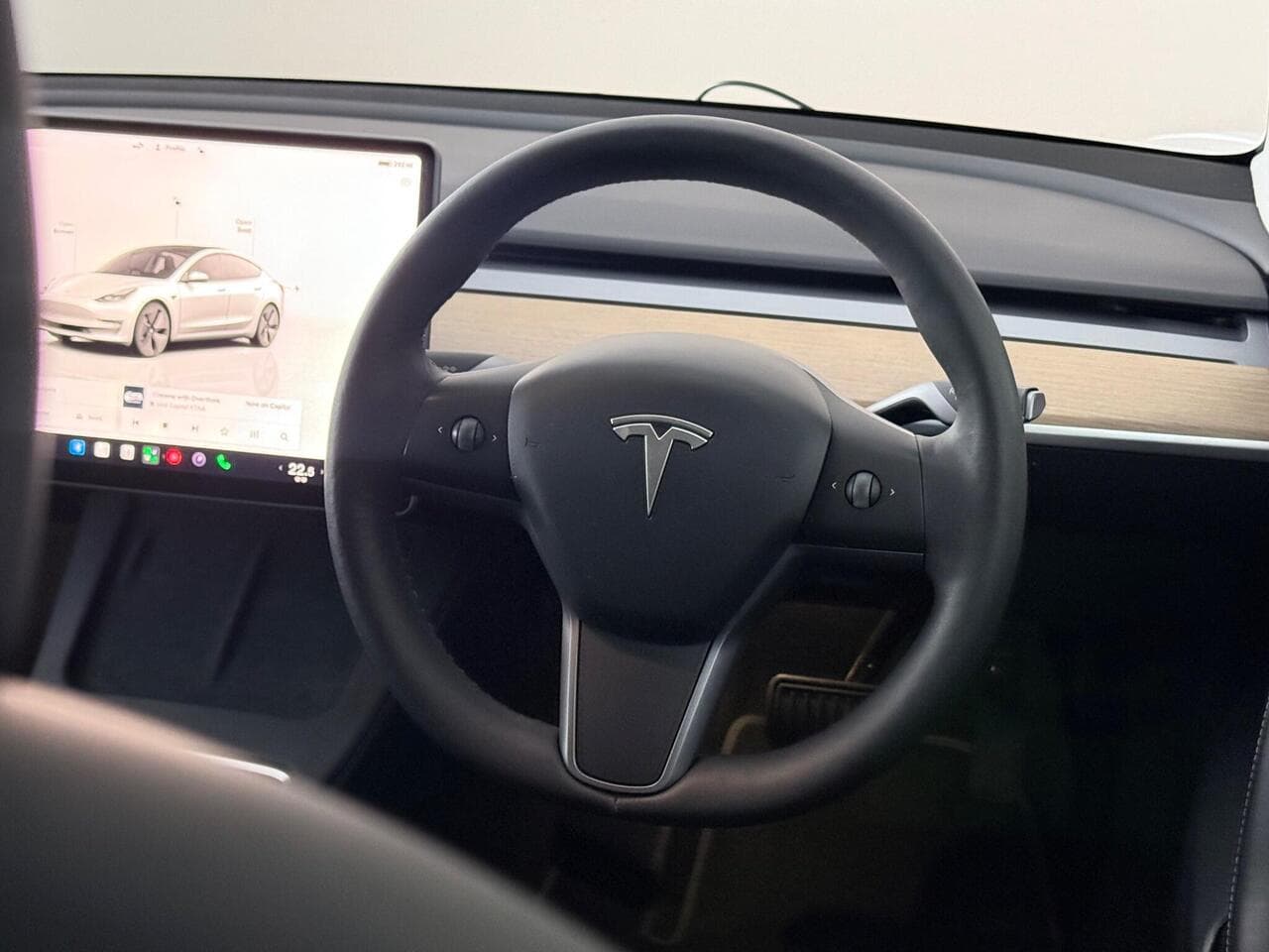 Tesla Model 3 thumbnail Steering Wheel