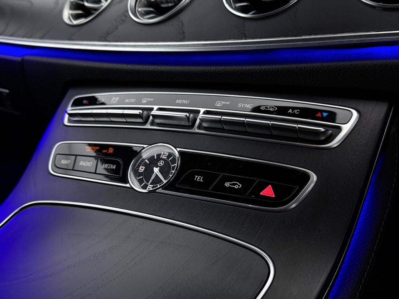 Mercedes-Benz E Class thumbnail Misc Controls