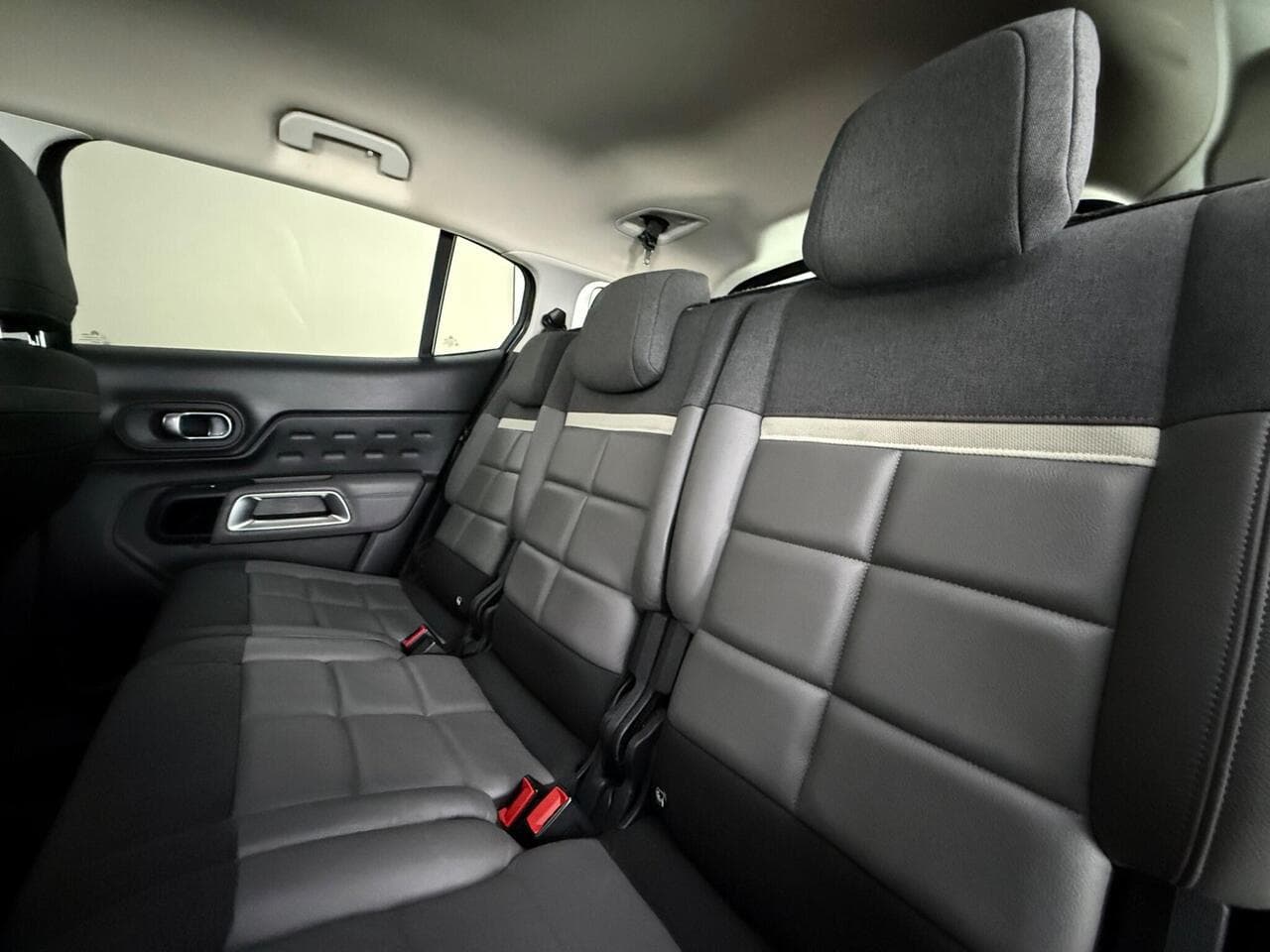 Citroen C5 Aircross thumbnail Seats Rear