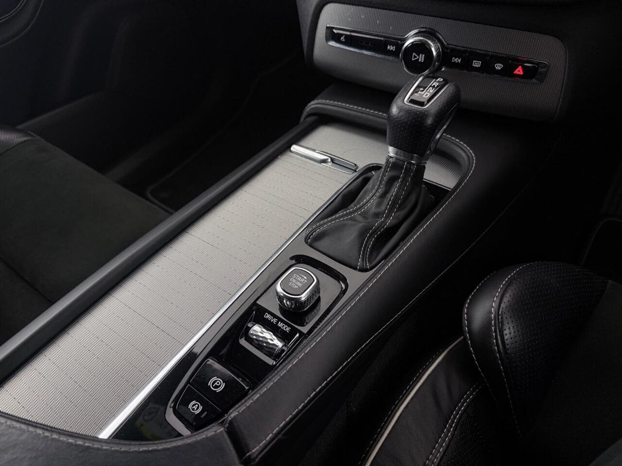 Volvo XC90 thumbnail Interior Front